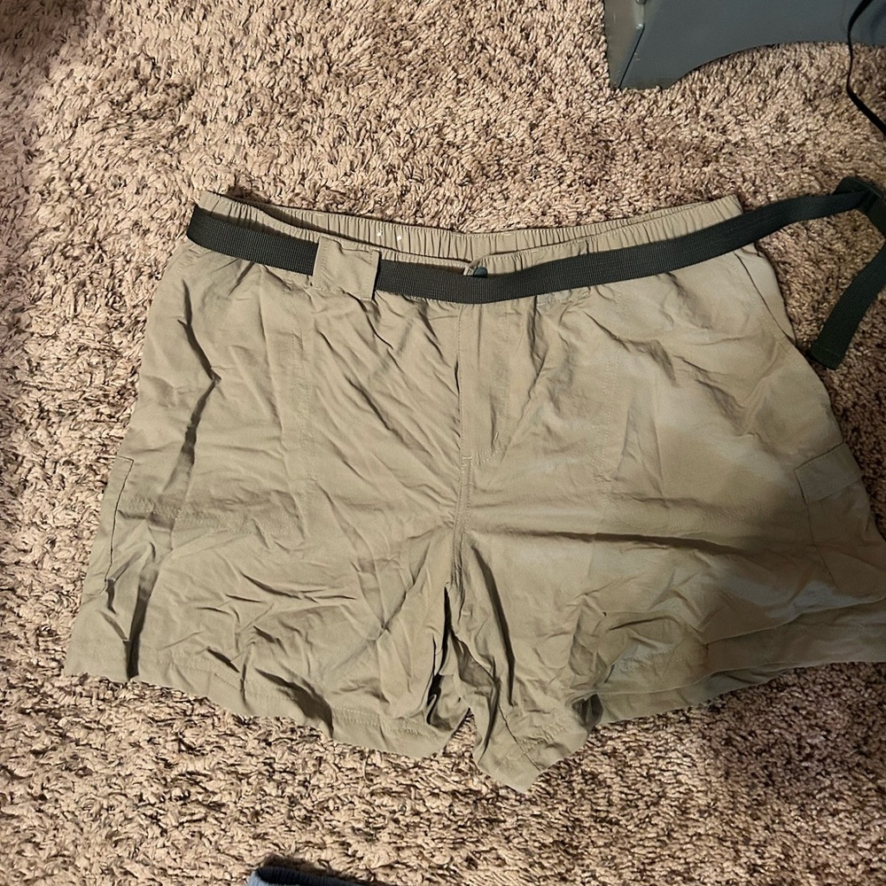 Columbia Hiking Shorts with Belt Size XL Worn Once